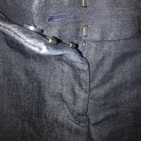 Express Shorts - Picture 2 of 4